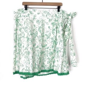 TORRID Embroidered Lace Hem Skirt NWT 16